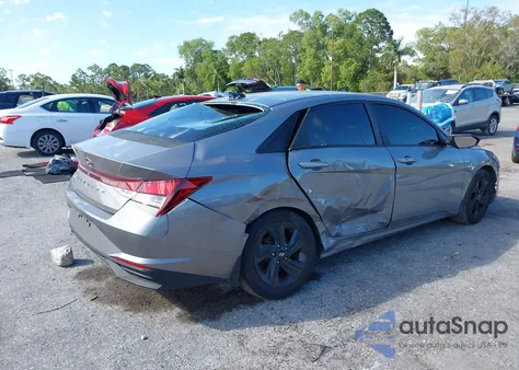 2022 Hyundai Elantra Sel z USA, uszkodzony, nr VIN KMHLS4AG7NU339957